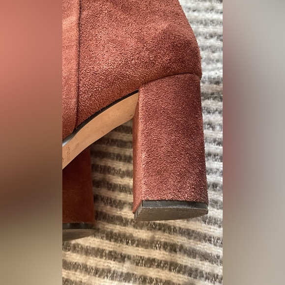Women’s rust colored Ann Taylor Loft suede boots - Picture 8 of 8